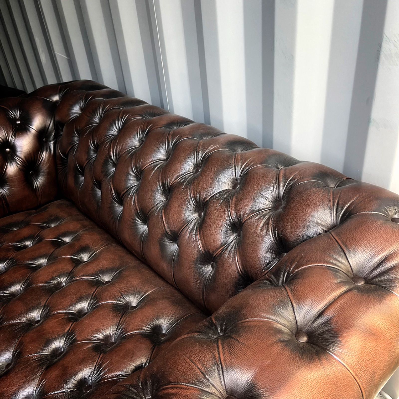 取付無料！総本革 おしゃれアンティークブラウンチェスターフィールド2Pソファ✨ 取付無料！総本革 おしゃれアンティークブラウンチェスターフィールド
