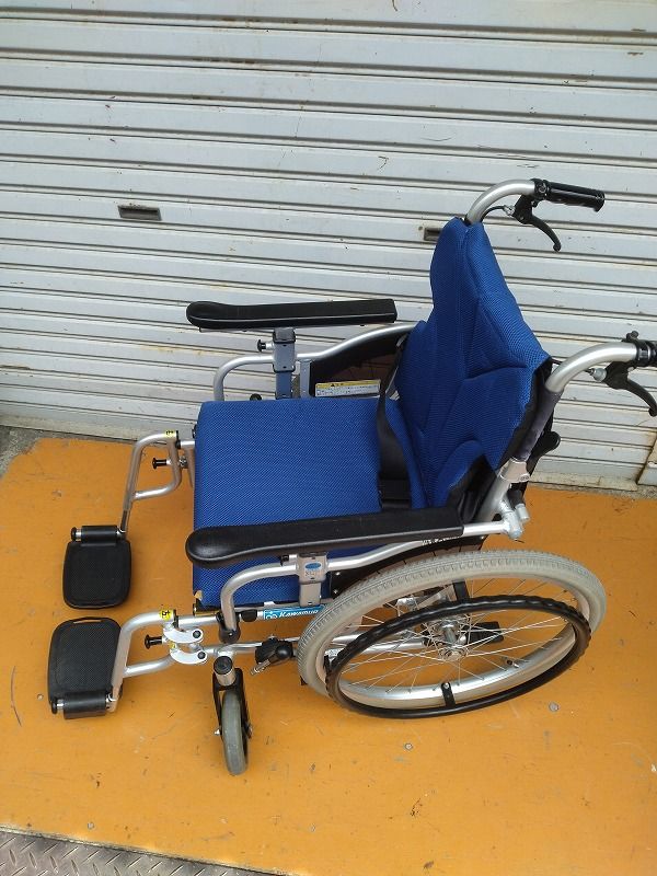 KM-25-0521-10 一部地域を除き レッグサポートなし カワムラサイクル 簡易モジュール自走式車椅子 低床型 KZ20-40