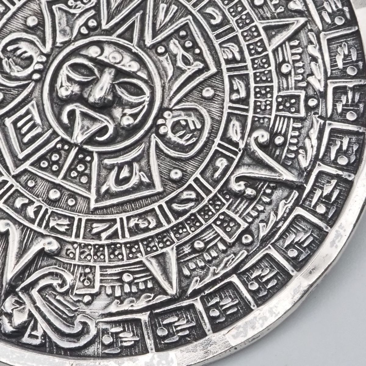 メキシコ マヤ アステカカレンダー 太陽の石 ペンダントトップ