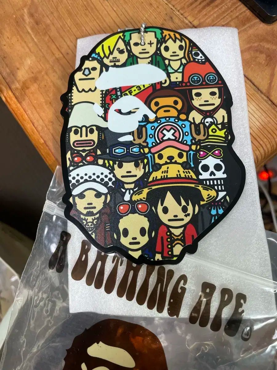 アベイシングエイプ X ONE PIECE コラボ アクリル カードケース キーホルダー OS