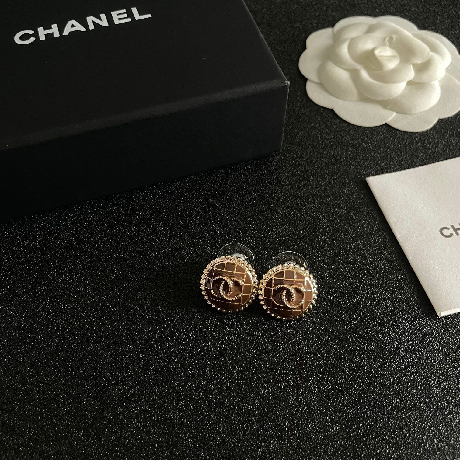 今日特価】CHANEL ヴィンテージ ピアス エレガントなデザイン-MM