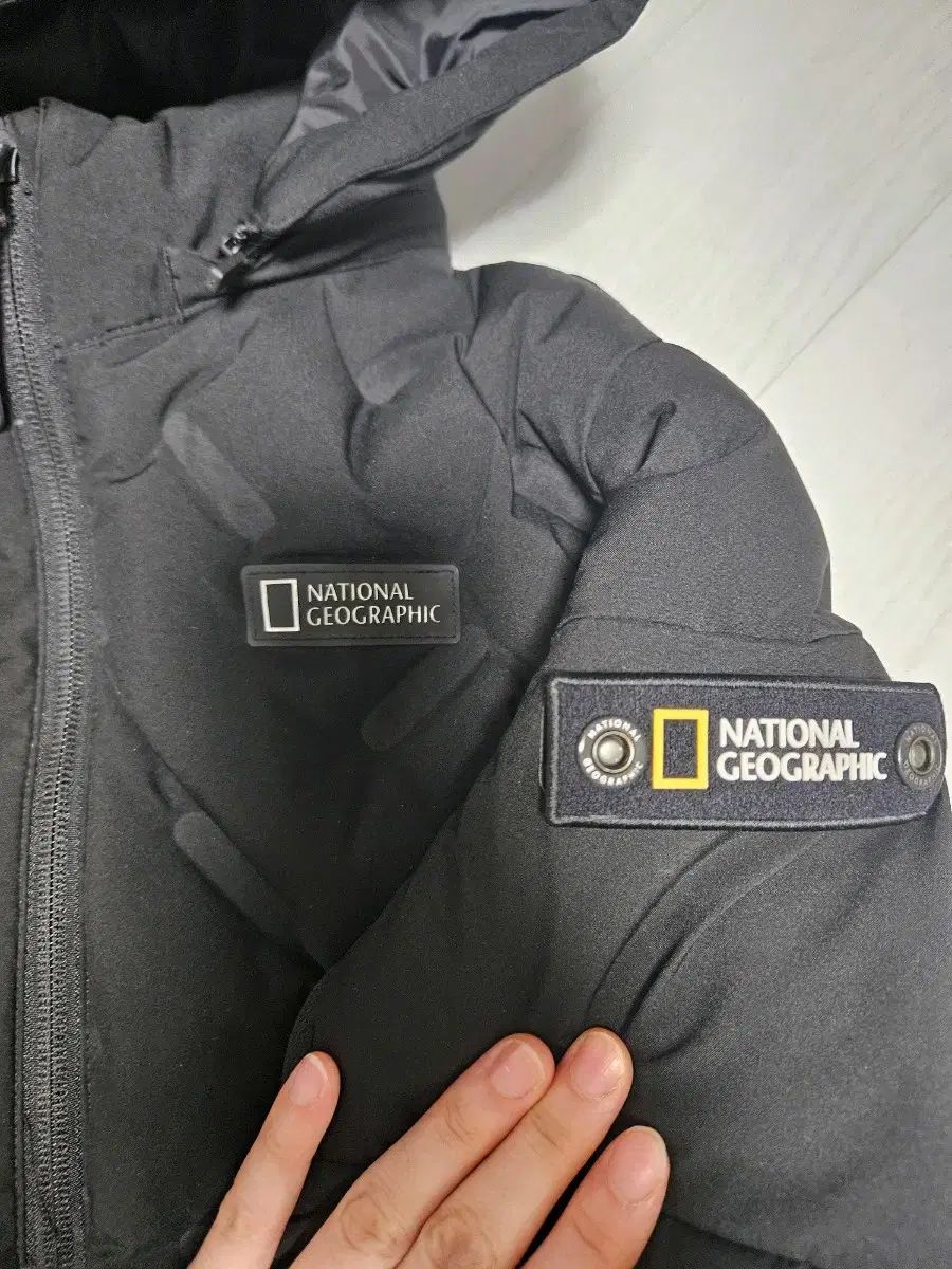 National Geographic ナショナルジオグラフィック 分厚い 軽量ダウン 140