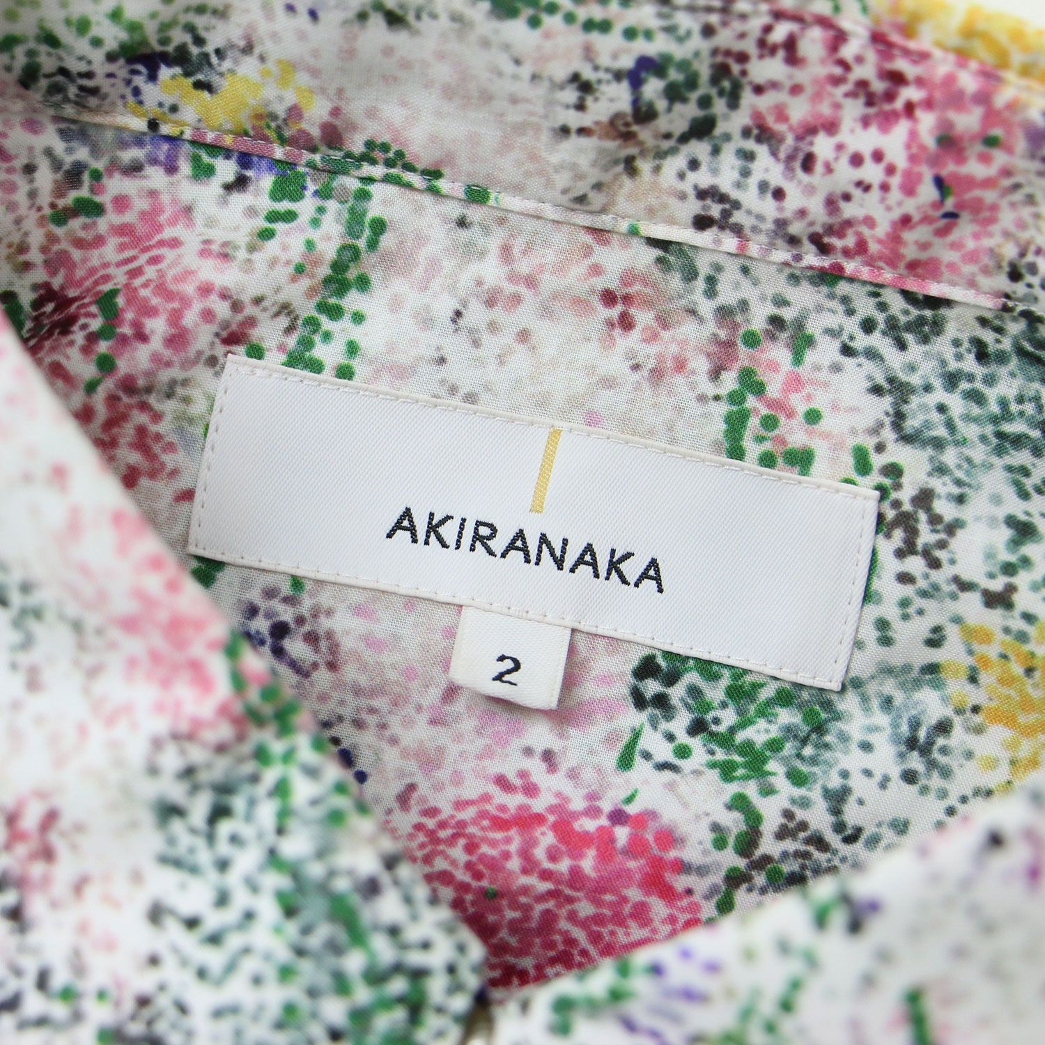 美品 AKIRANAKA アキラナカ シャツ ホワイト系 2(M) Pointillism フラワー 花柄 サイドスリット コットン 長袖 トップス 柄シャツ カジュアル カラフル 個性的【レディース】【中古】 美品 AKIRANAKA アキラナカ シャツ ホワイト系 2(M) Pointillism