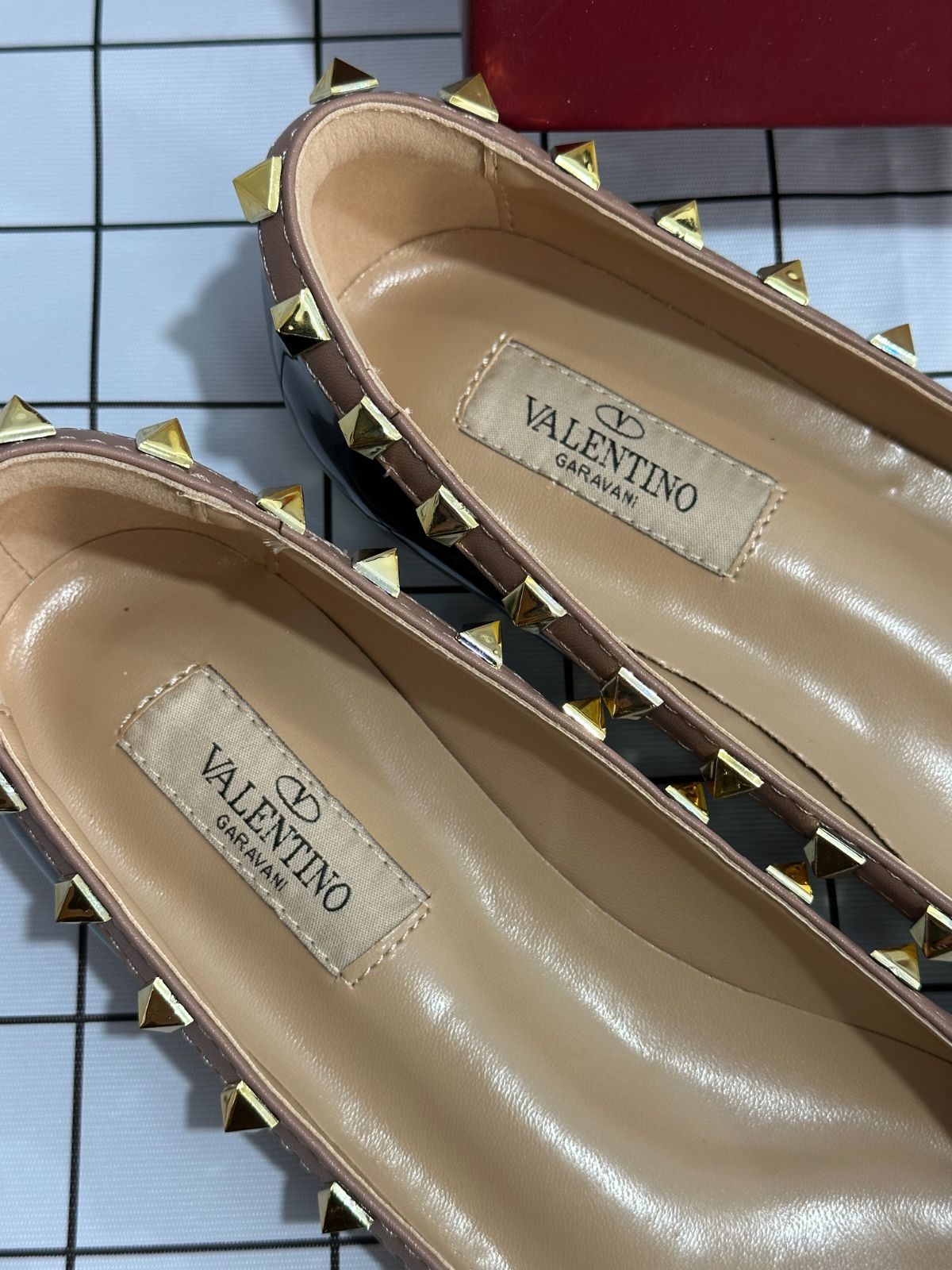 人気品！！valentino  ヴァレンティノ   パンプス   ブラック