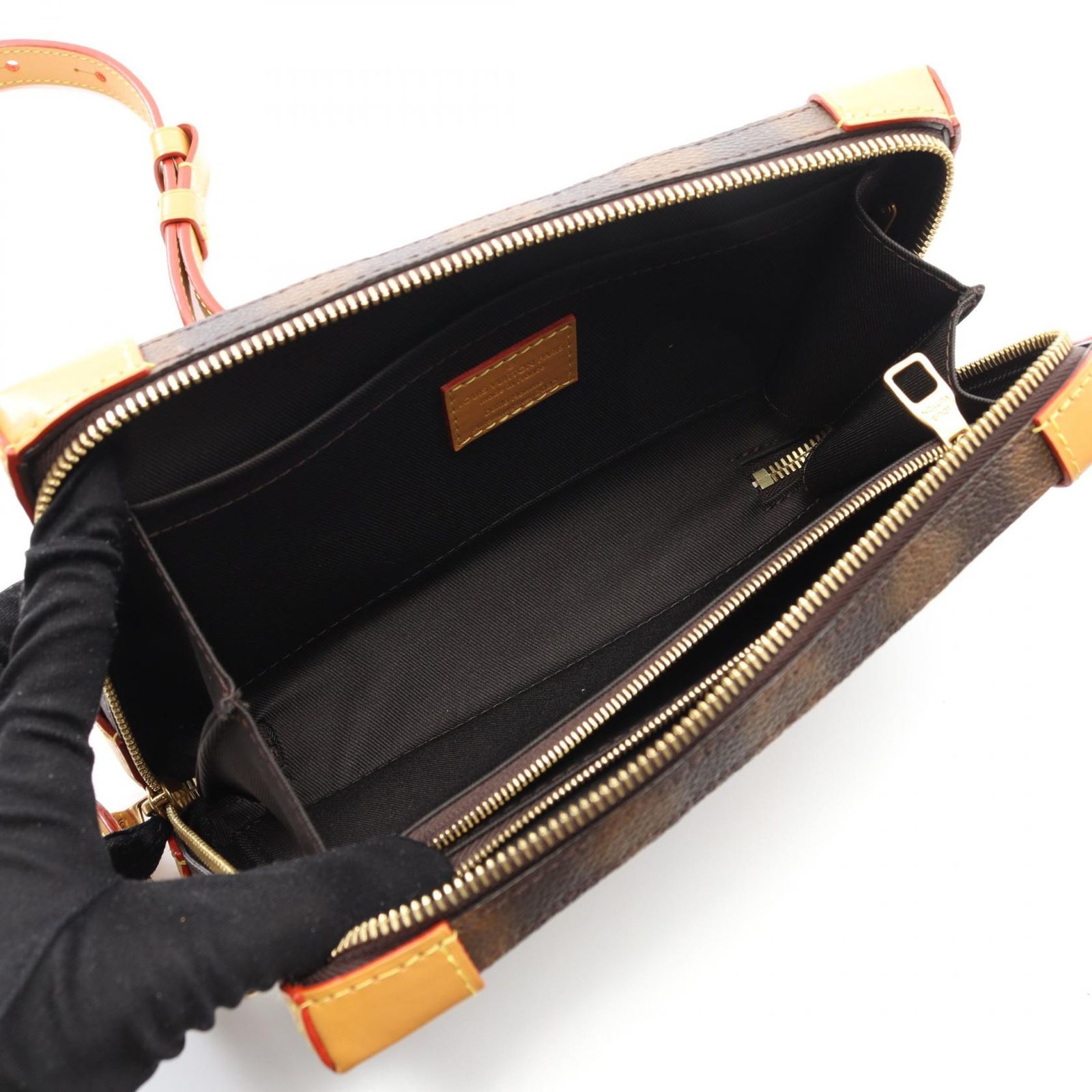 ルイヴィトン ディス イズ ノット モノグラム ソフトトランク M81580 ショルダーバッグ LOUIS VUITTON（ルイ・ヴィトン） 並行輸入 ショルダーバッグ ブルー