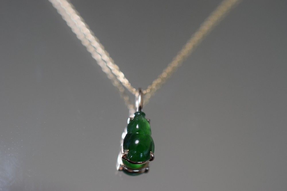 K9-11 ミニ 氷種 瓢箪 天然 本翡翠 9金 ミャンマー産 チャーム