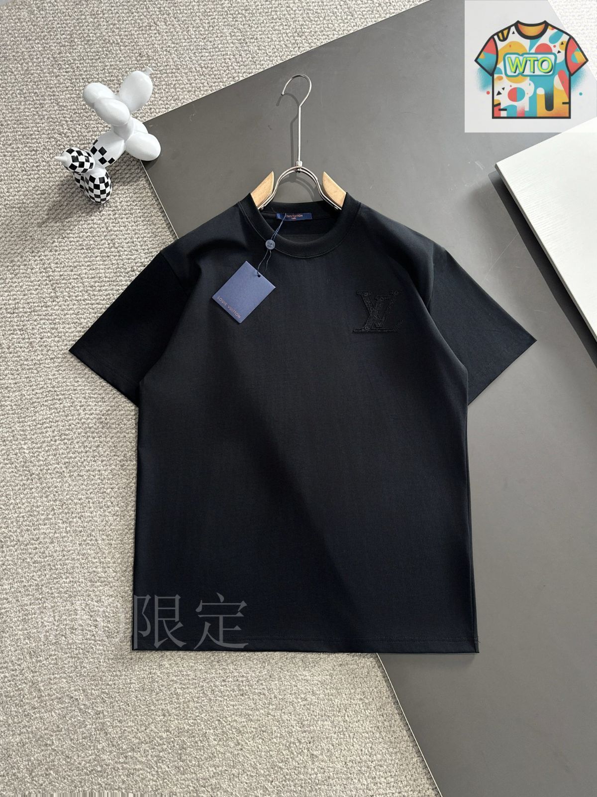 新品未使用　LOUIS VUITTON ブラック Tシャツ Sサイズ 今日特価】Louis Vuitton 2025SS ブラック T シャツ-3 - メルカリ
