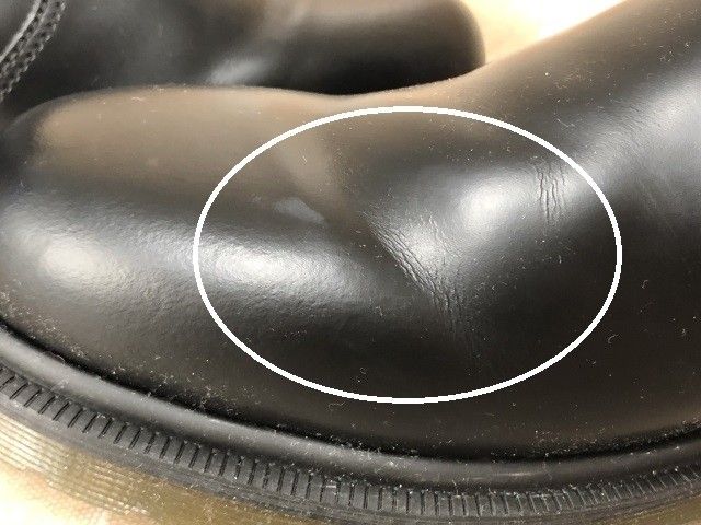 ブラック