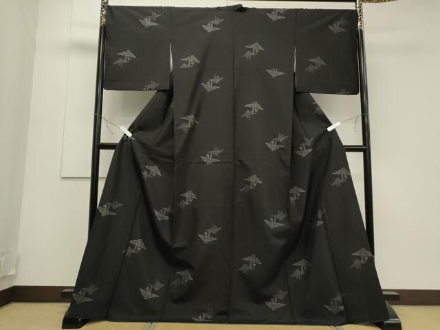 平和屋着物●本場大島紬　折り鶴　株式会社大山謹製　証紙付き　正絹　逸品　CAAS0032th 平和屋着物○本場大島紬 折り鶴 株式会社大山謹製 証紙付き 正絹 逸品