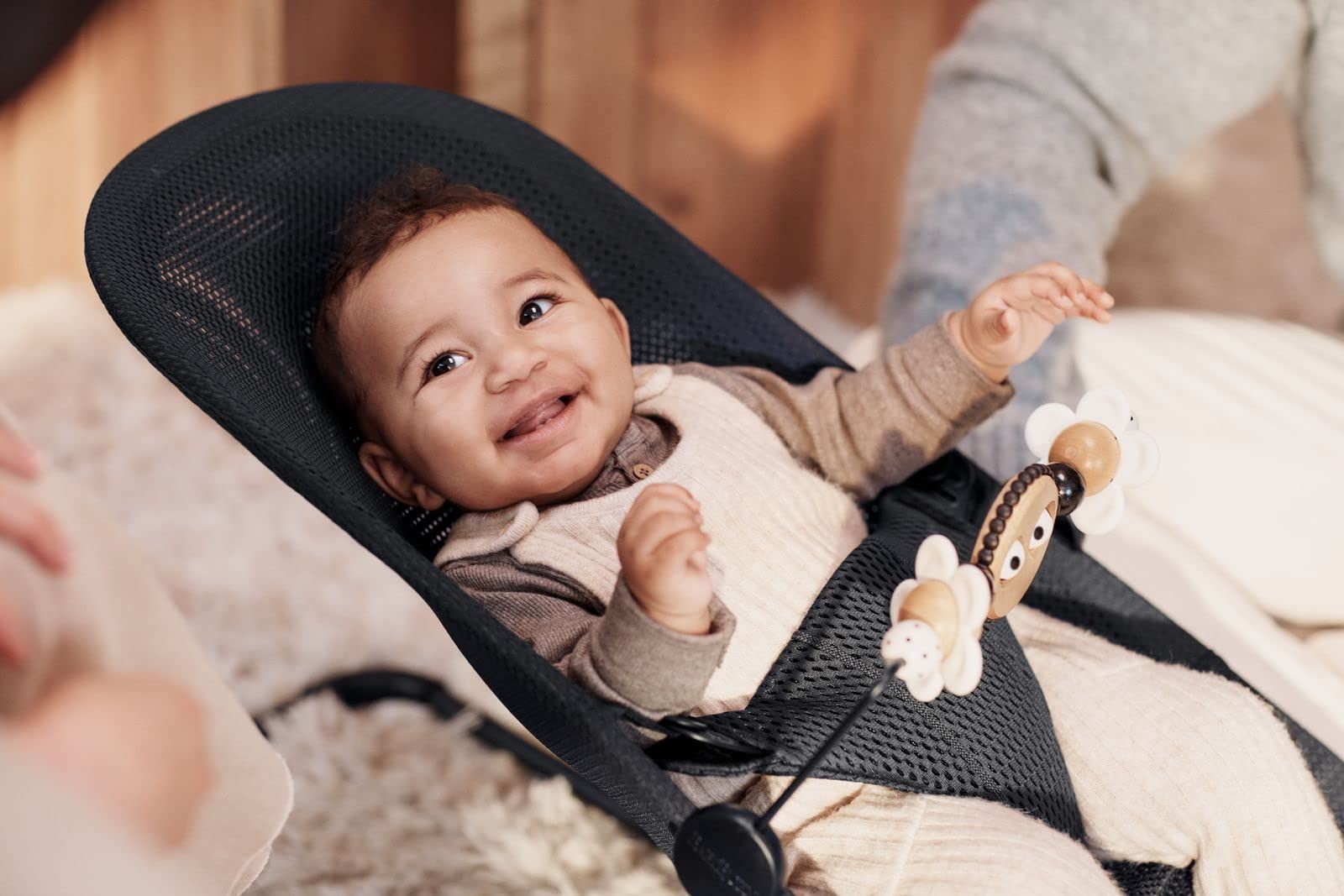 ベビービョルン バウンサー用 木製トーイ ブラック ホワイト