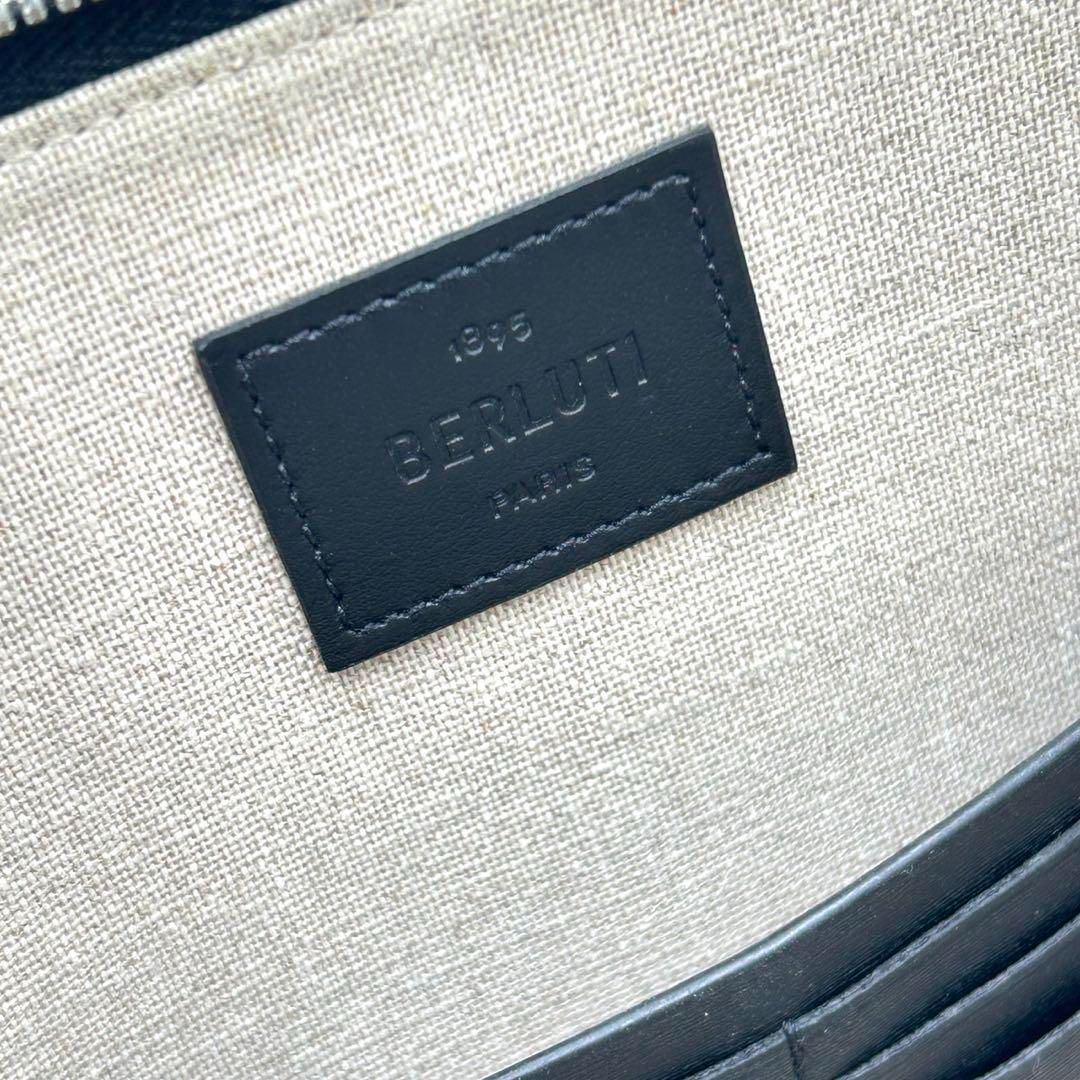 クラッチバッグ•ブラックBerltuti