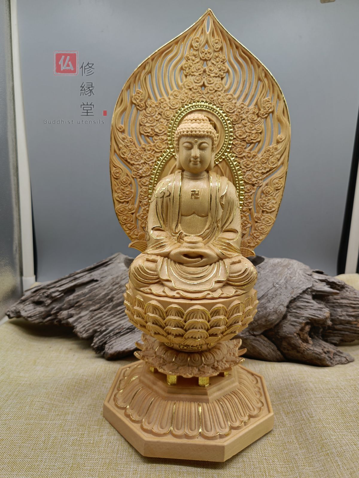 香木白檀 切金仕上げ 日蓮大聖人座像 手彫り 最高細密木彫り88万円の品全て白檀 楽天市場】【日蓮宗 法華宗】白檀 仏像 日蓮聖人像 1.8寸 2寸 仏像