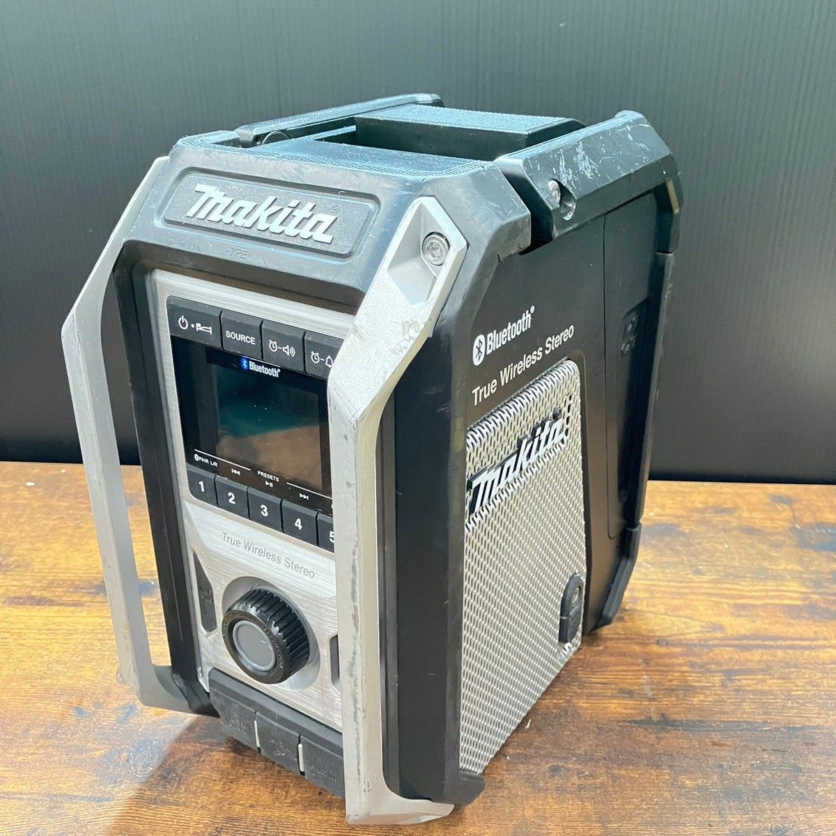 ☆マキタ(makita) コードレスラジオ MR113B 本体のみ【戸田店】 - メルカリ