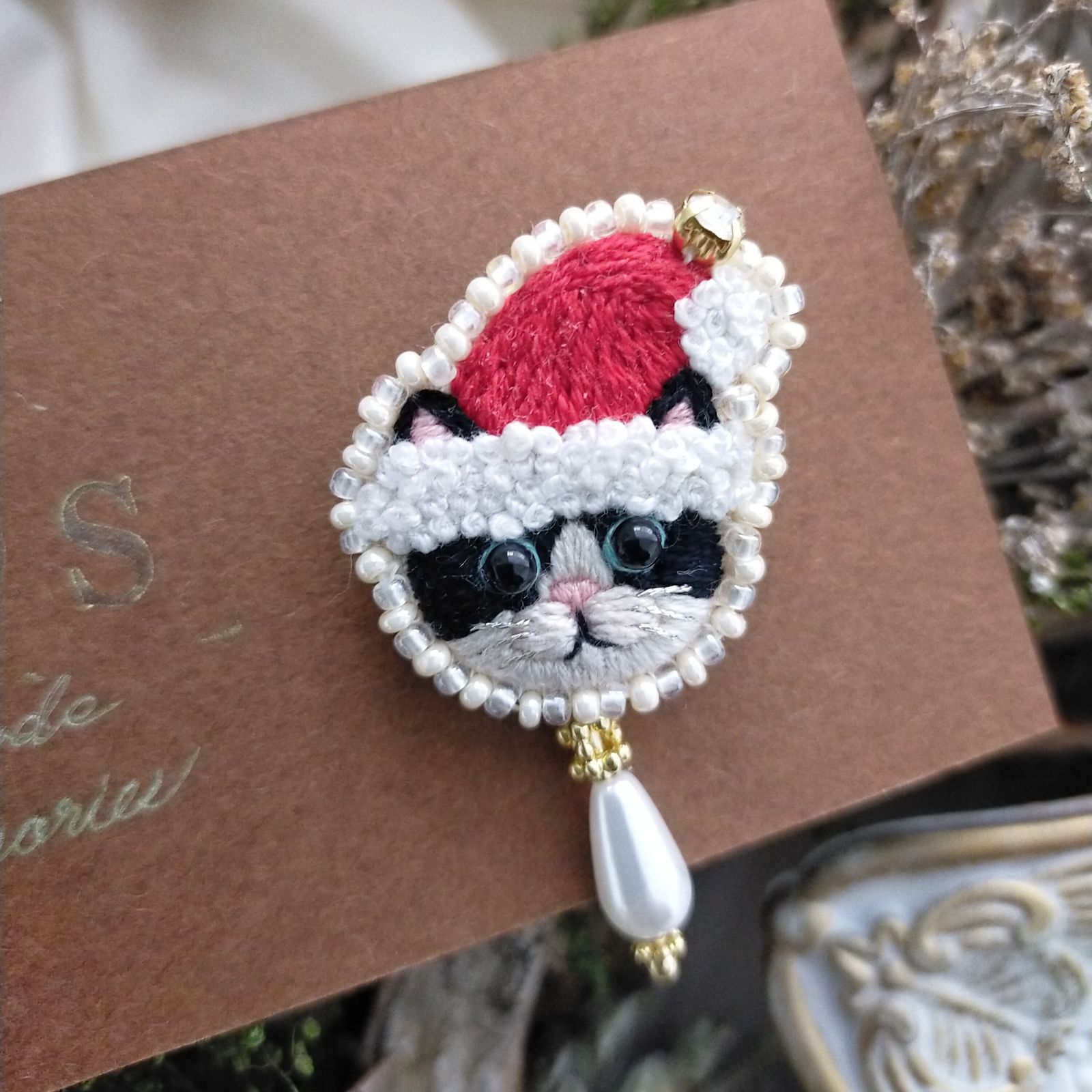 ハンドメイド 猫 刺繍生地 ブローチ 4個セット ねこ ネコ CAT gp