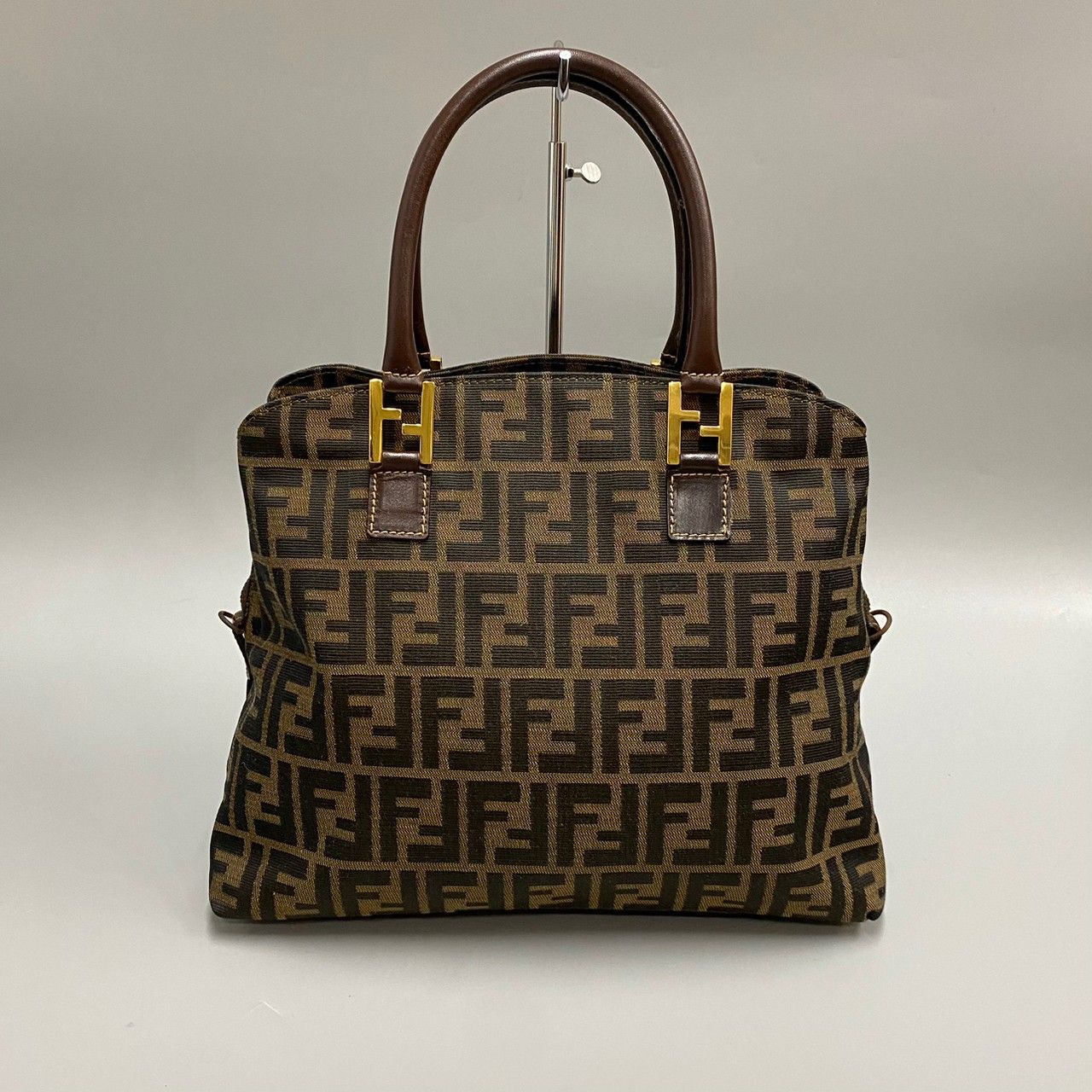 美品 保存袋付き FENDI フェンディ ズッカ 柄 レザー 本革 キャンバス 