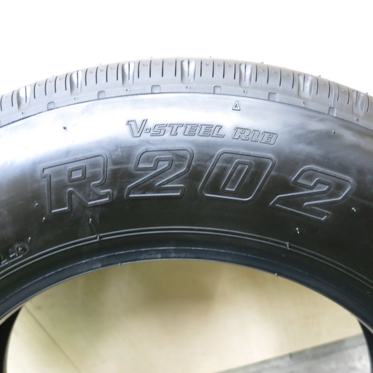新車外し！24年！1本☆トラック タイヤ 175/75R15 103/101N