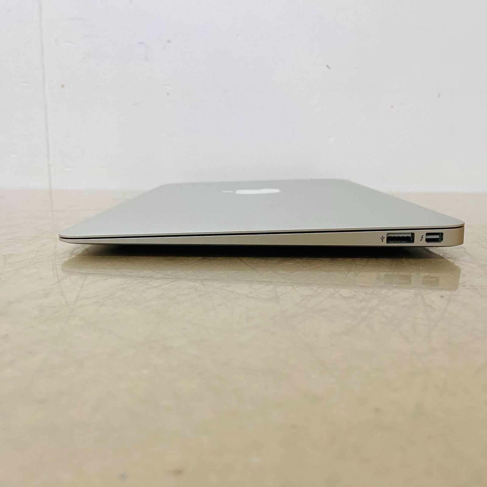 美品 初期化済み バッテリー良好 MacBook Air (11インチ, Mid