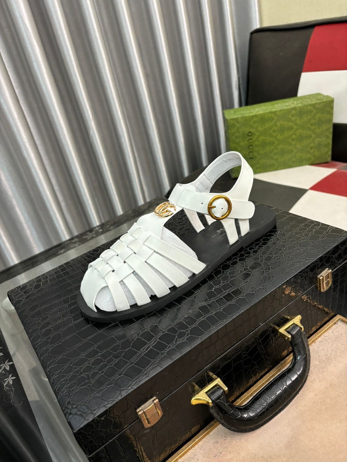 GUCCI サンダル GUCCI グッチ サンダル11-2 - メルカリ