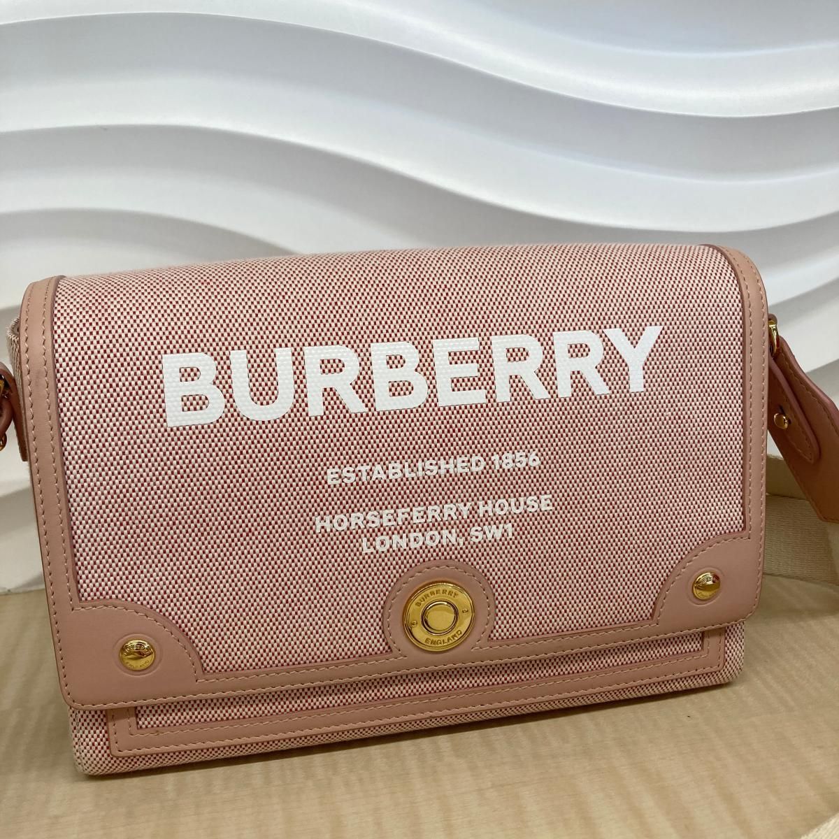 バーバリー【BURBERRY】ホースフェリープリント ラージ ボディバッグ