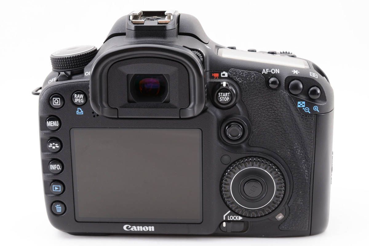 ☆美品☆キヤノン Canon EOS 7D ボディ ☆元箱付属・付属品多数 