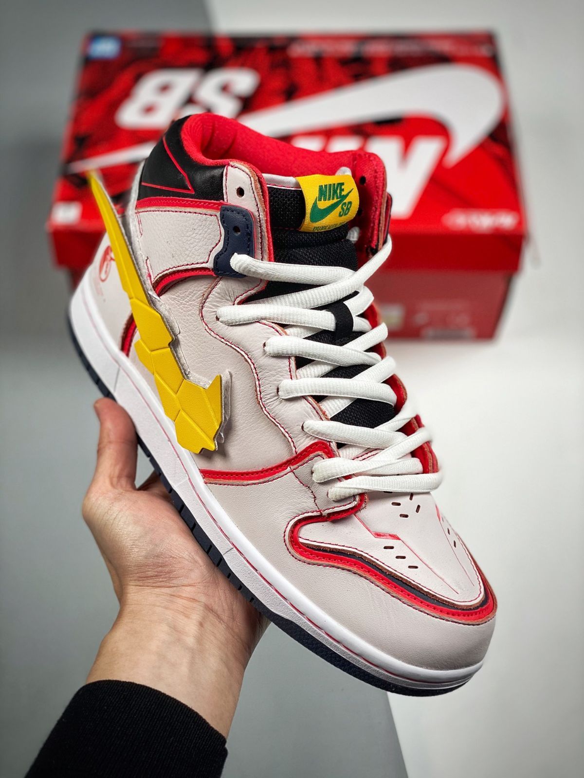 Gundam Unicorn × Nike SB Dunk High PRO QS 