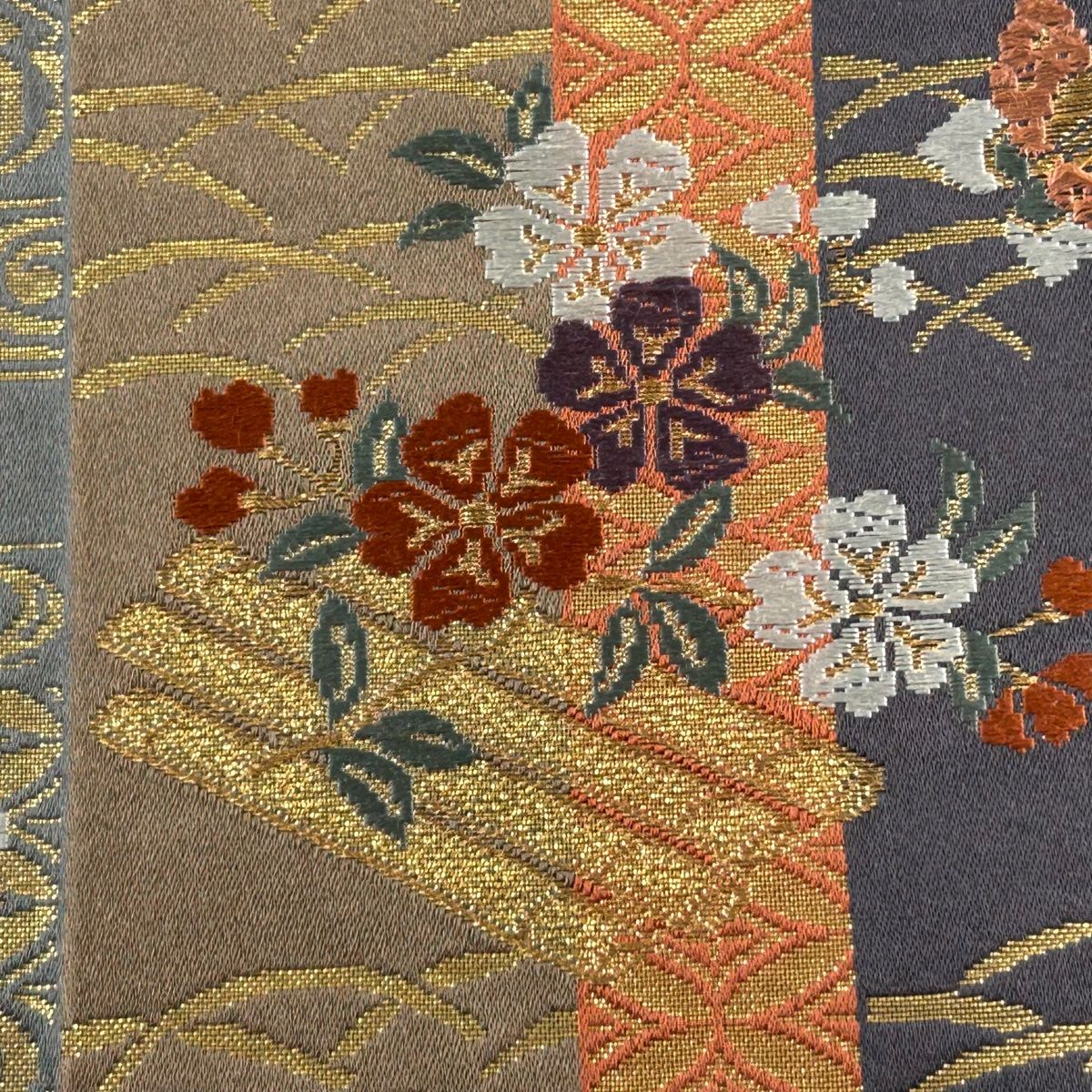 袋帯 秀品 花筏 観世水 箔 金糸 茶色 全通 正絹 【中古】 - メルカリ