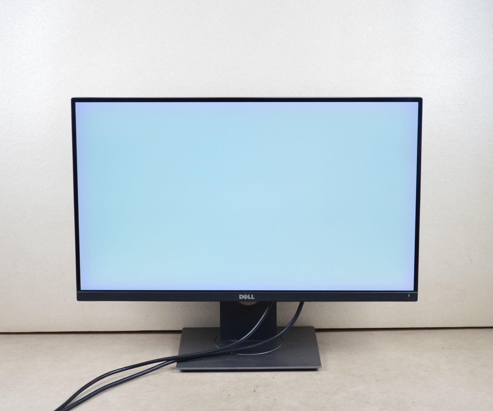 超狭額ベゼル　DELL　25型　UP2516D　WQHD　IPS　HDMI 2台 超狭額 DELL 25型 UP2516D WQHD HDMI 回転 IPS 超狭額 DELL 25型