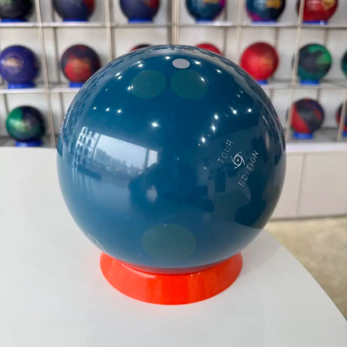 IQ ツアーブルー (ボウリングボール) (ダムレスペーパーボール 10,000