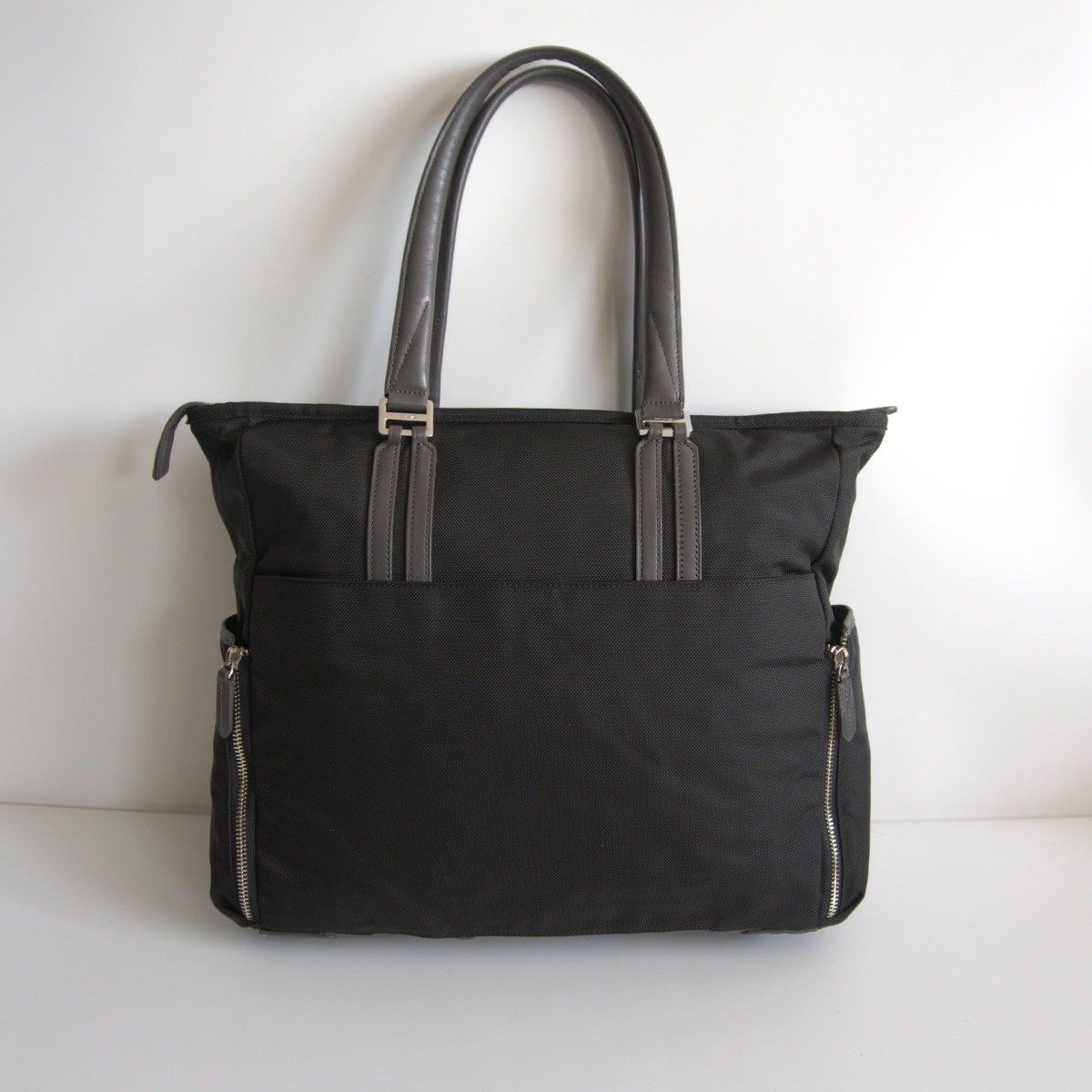 【美品】TUMI JARVIS ブラック トートバッグ JARVIS ノース・サウス・トート / TUMI | ファッション通販