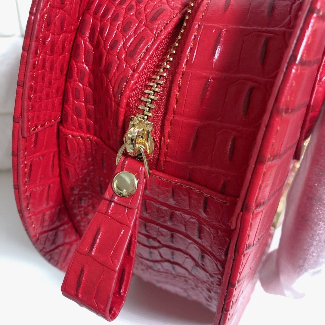 美品✨ヴィヴィアン ハンドバッグ ハート クロコ型押し 金オーブ 赤 Vivienne Westwood(ヴィヴィアンウエストウッド) クロコ型押し