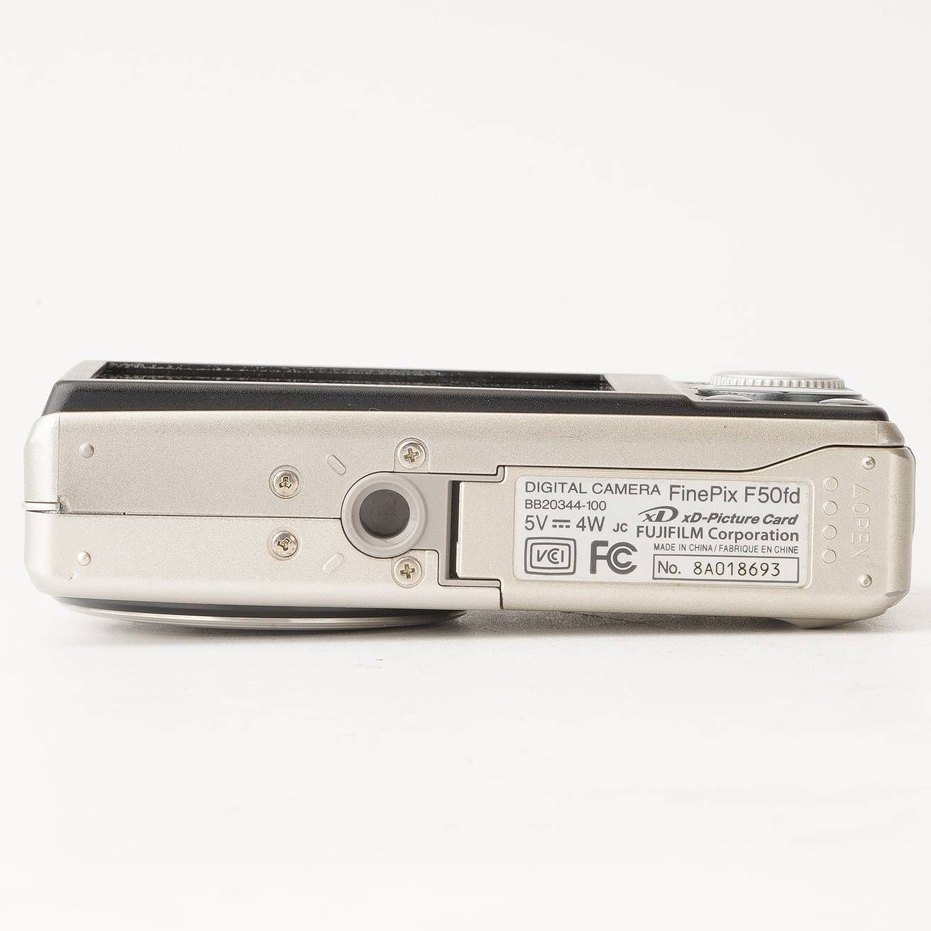 富士フイルム FUJIFILM FINEPIX F50fd シルバー 【公式通販】