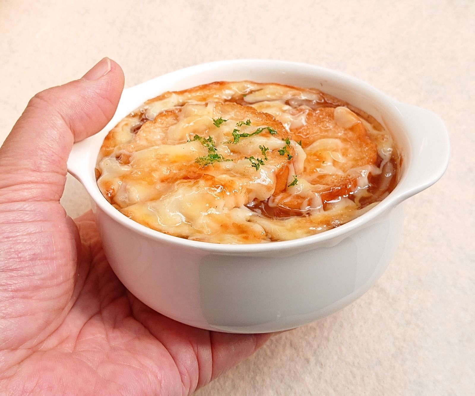 食品サンプル オニオングラタンスープ - メルカリ