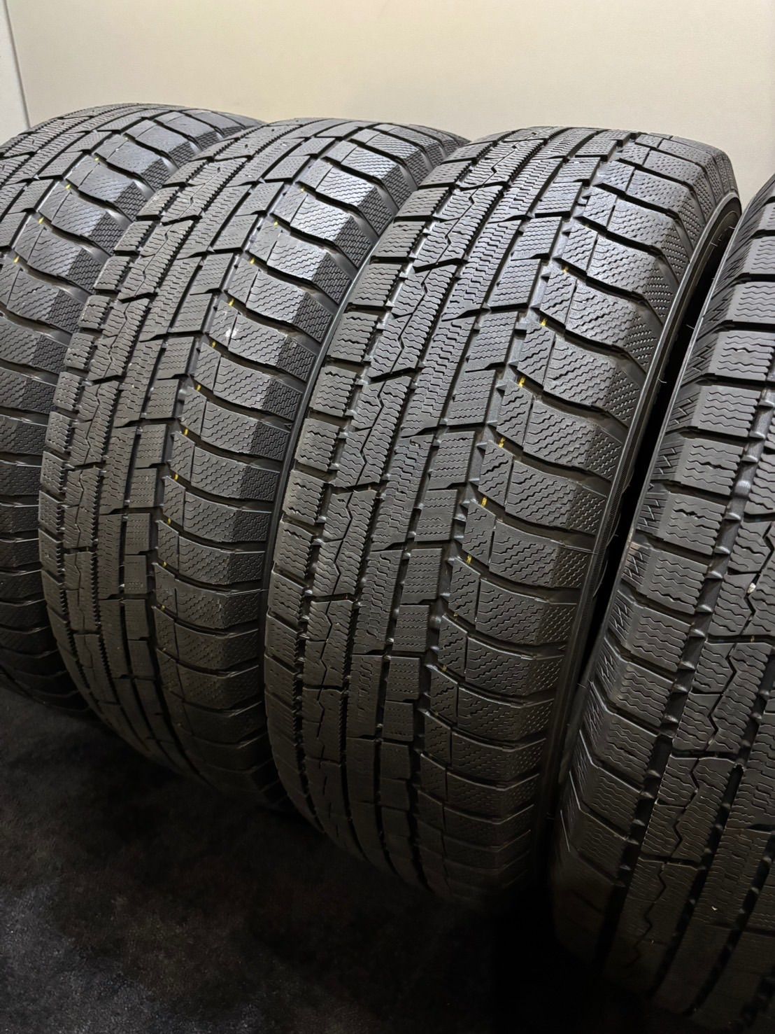 215|70R16 TOYO|Winter TRANPATH TX 22年製 スタッドレス 4本 デリカ D5 アウトランダー 南4-J153