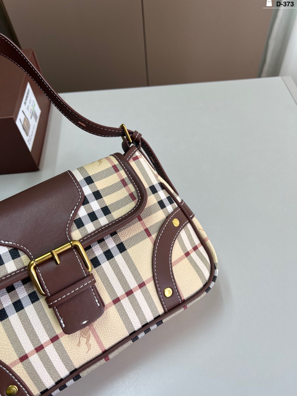 Burberry ショルダーバッグとアンダーアーバッグ