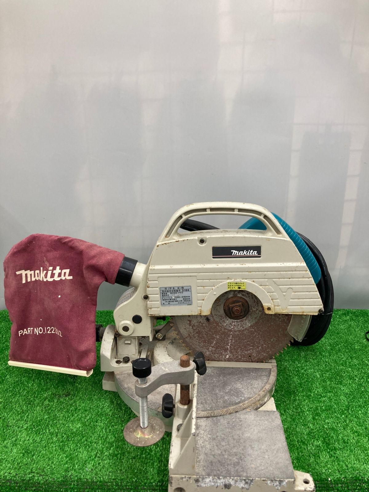 【中古品】【0922】makita(マキタ) 216 8型卓上マルノコ LS0820　ITBBP2GS6N5G