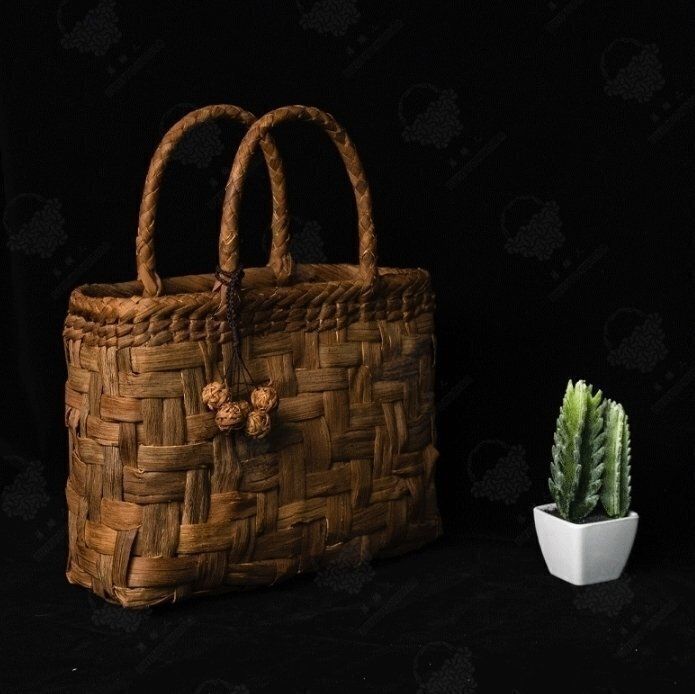 新入荷 未使用品 長野産　職人手編み　サイズM 網代編み　山葡萄籠バッグ 高級 山葡萄かごバッグ 手編み 網代編み やまぶどう籠 女性用 高級品