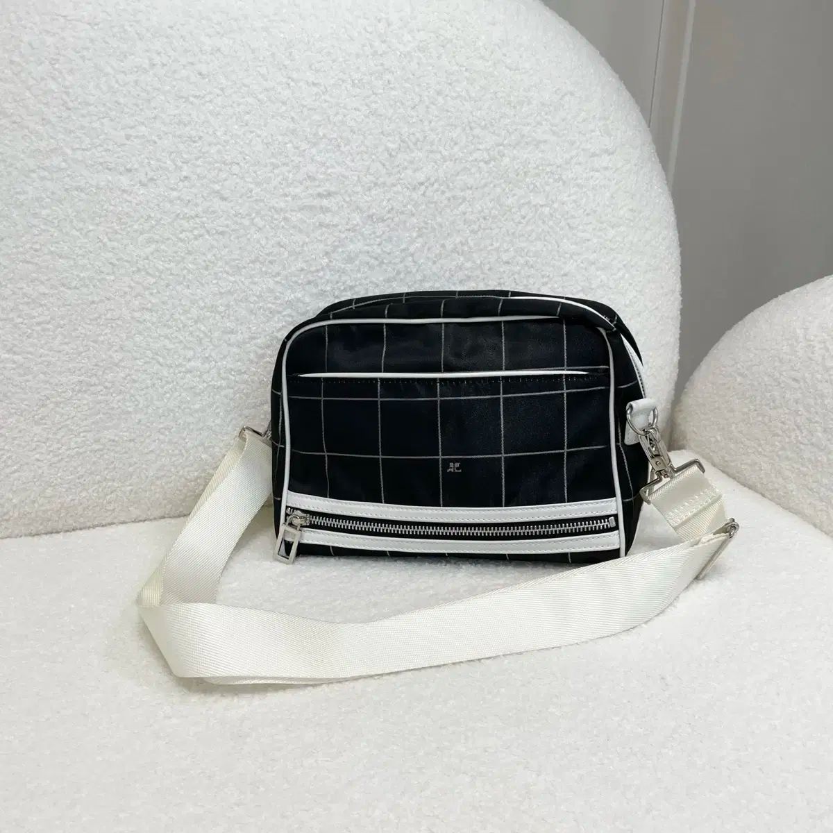 Courreges クレージュ ナイロン クロス ショルダーバッグ