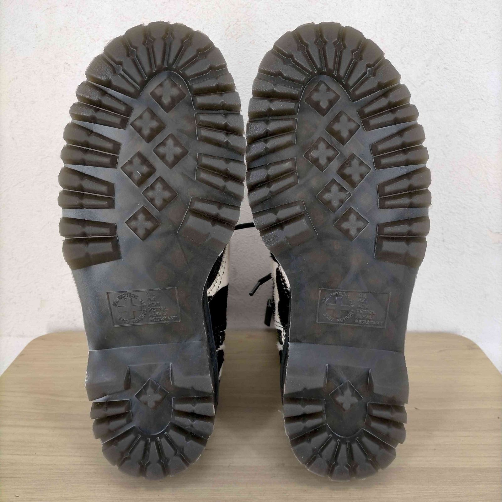 ドクターマーチン Dr.Martens ラオス製 HAIR ON JADON COW PRINT ドクターマーチン Dr.Martens ラオス製 HAIR ON JADON COW PRINT