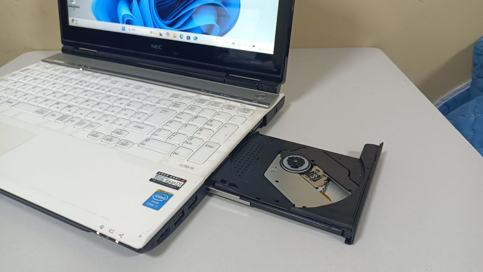 ノートパソコンNEC Windows11 Core i7 SSD Blu-ray office