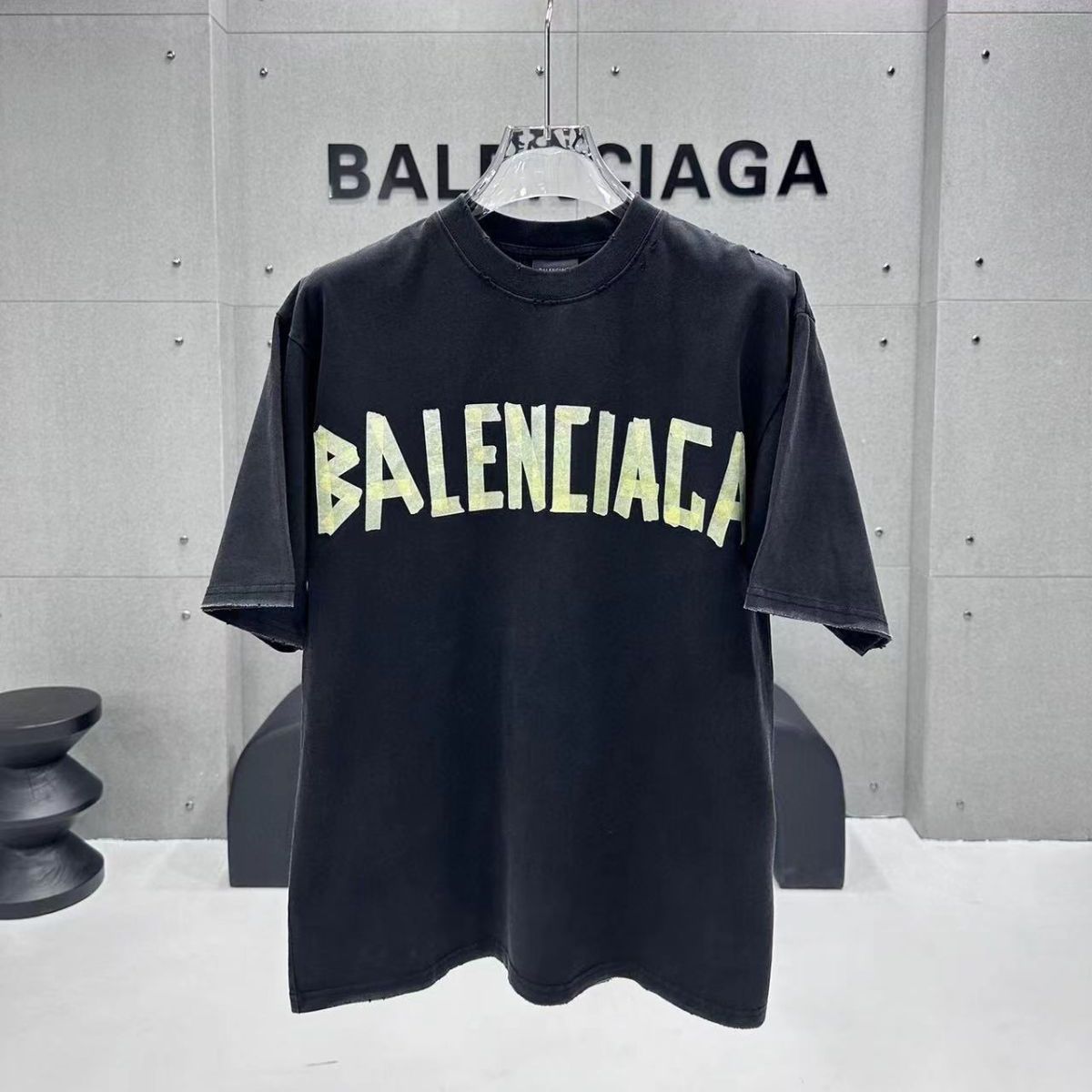 美品 ✨ BALENCIAGA バレンシアガ 半袖Tシャツ - メルカリ