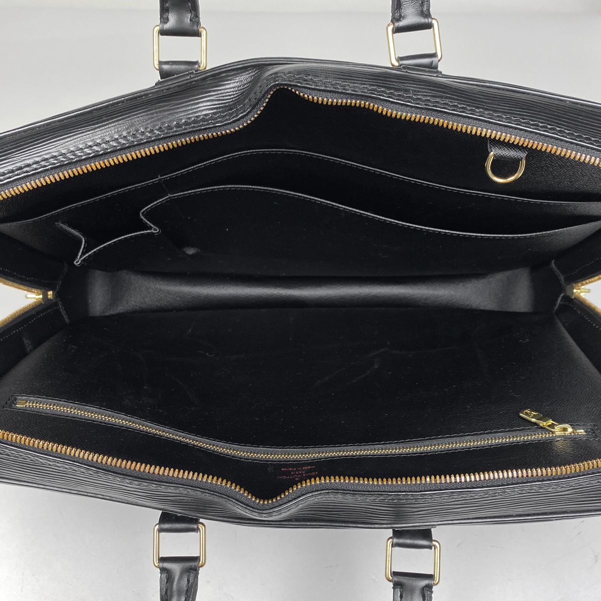 ルイ・ヴィトン Louis Vuitton ポルトドキュマン ヴォワヤージュ