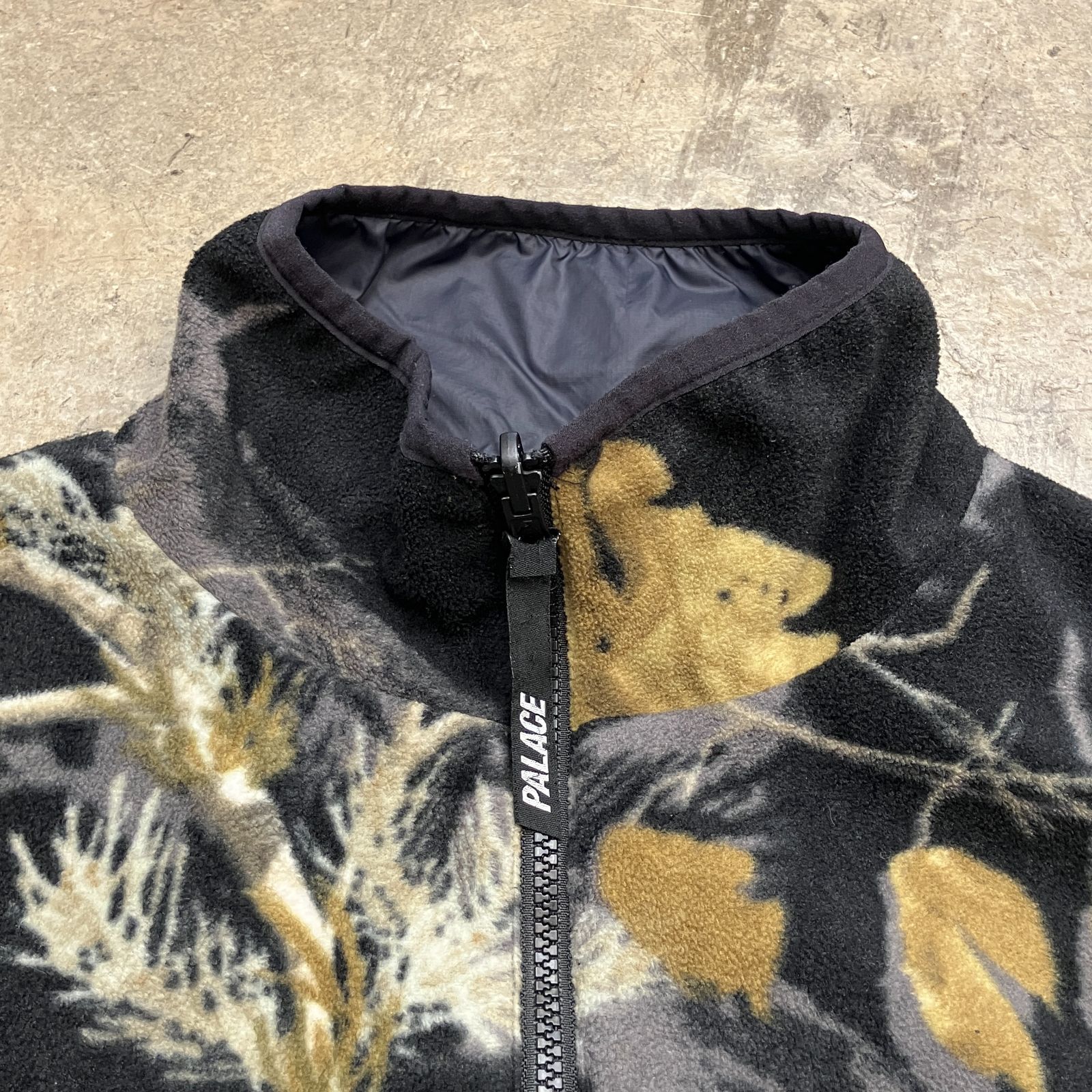 PALACE SKATEBOARDS（パレス スケートボード）フリース 落葉迷彩