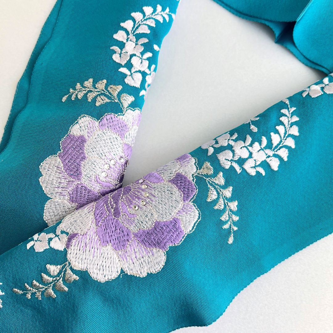 緑青色　くすみカラー　扇面花文　振袖・長襦袢・刺繍半衿3点セット 緑青色 くすみカラー 扇面花文 振袖・長襦袢・刺繍半衿3点セット