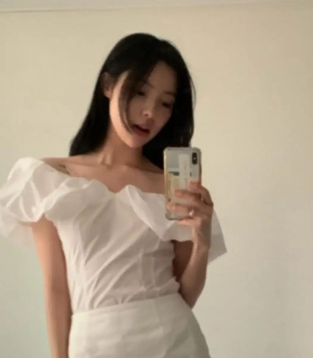 通り クレムウッド パフ トップス オフショルダー 白 CLOUD PUFF TOP