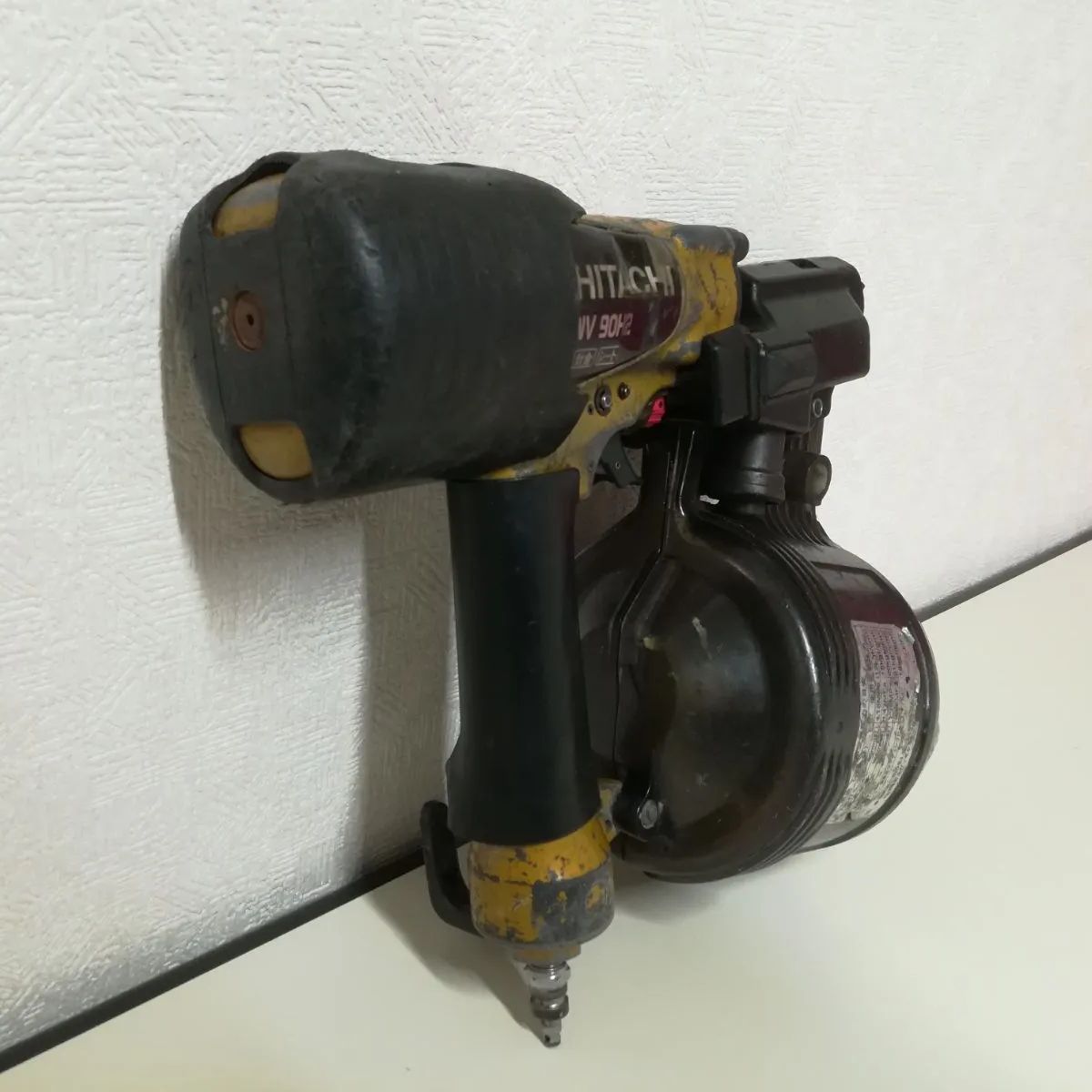 日立工機 90mm 高圧ロール 釘打ち機 NV 90H2 中古 現状品 送料 日立工機 90mm 高圧ロール 釘打ち機 NV 90H2 中古 現状品 送料