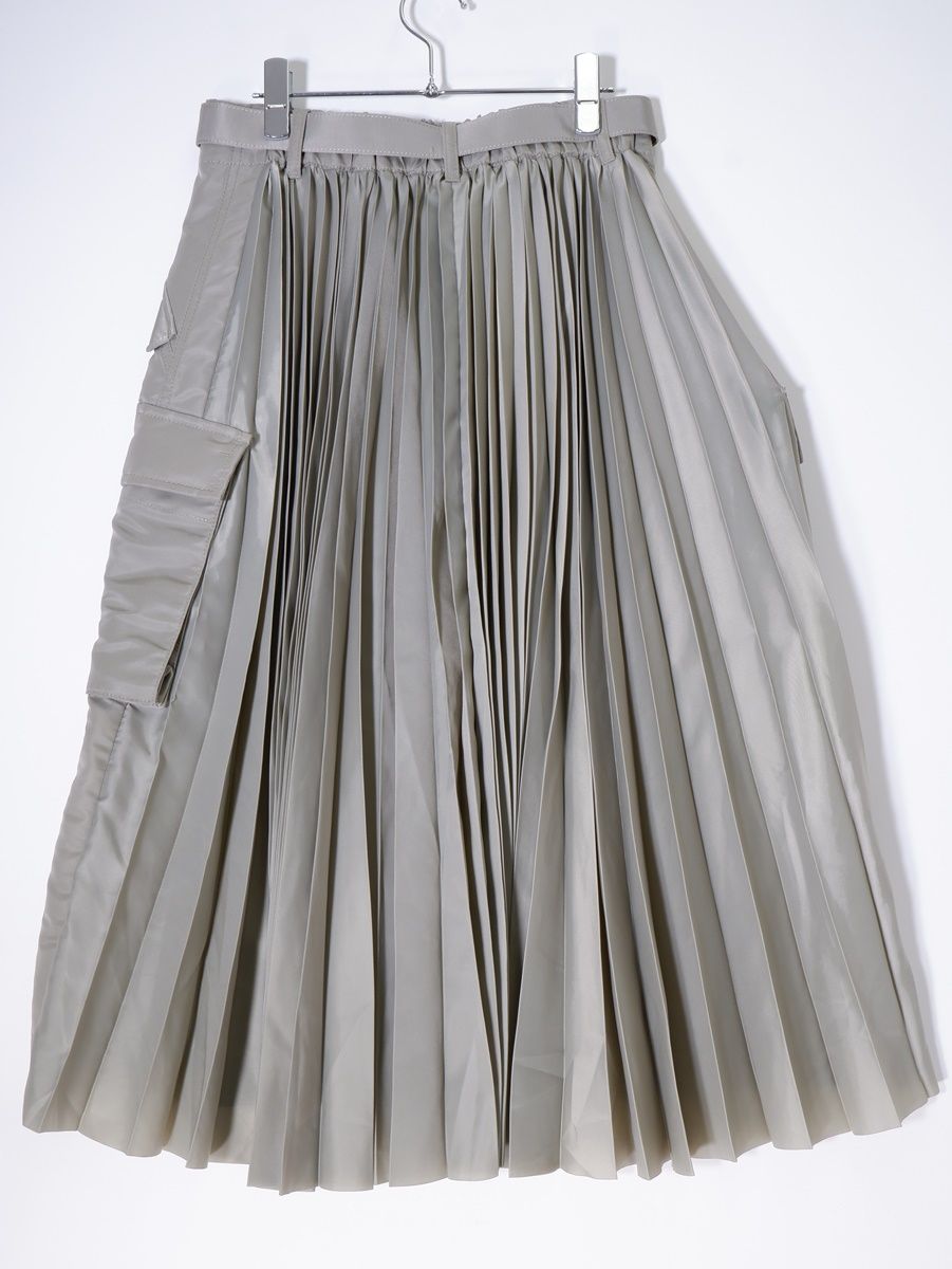 sacaiサカイ 23-06474 ナイロンツイル バックプリーツ カーゴスカート  
