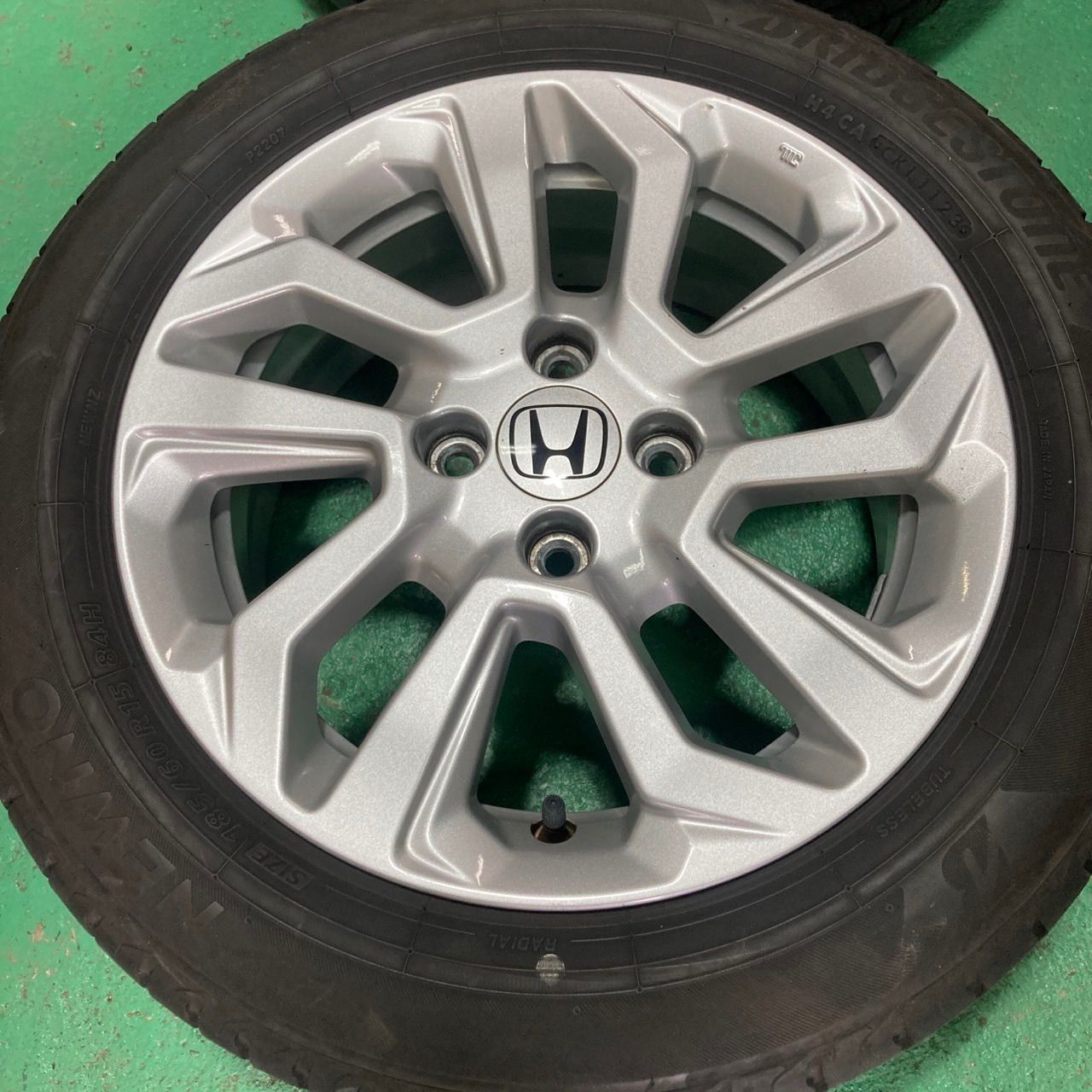 ホンダ純正 185/60R15 フィット シャトル PCD/100/+50 ホンダ純正 185/60R15 フィット シャトル PCD/100/+50 - メルカリ