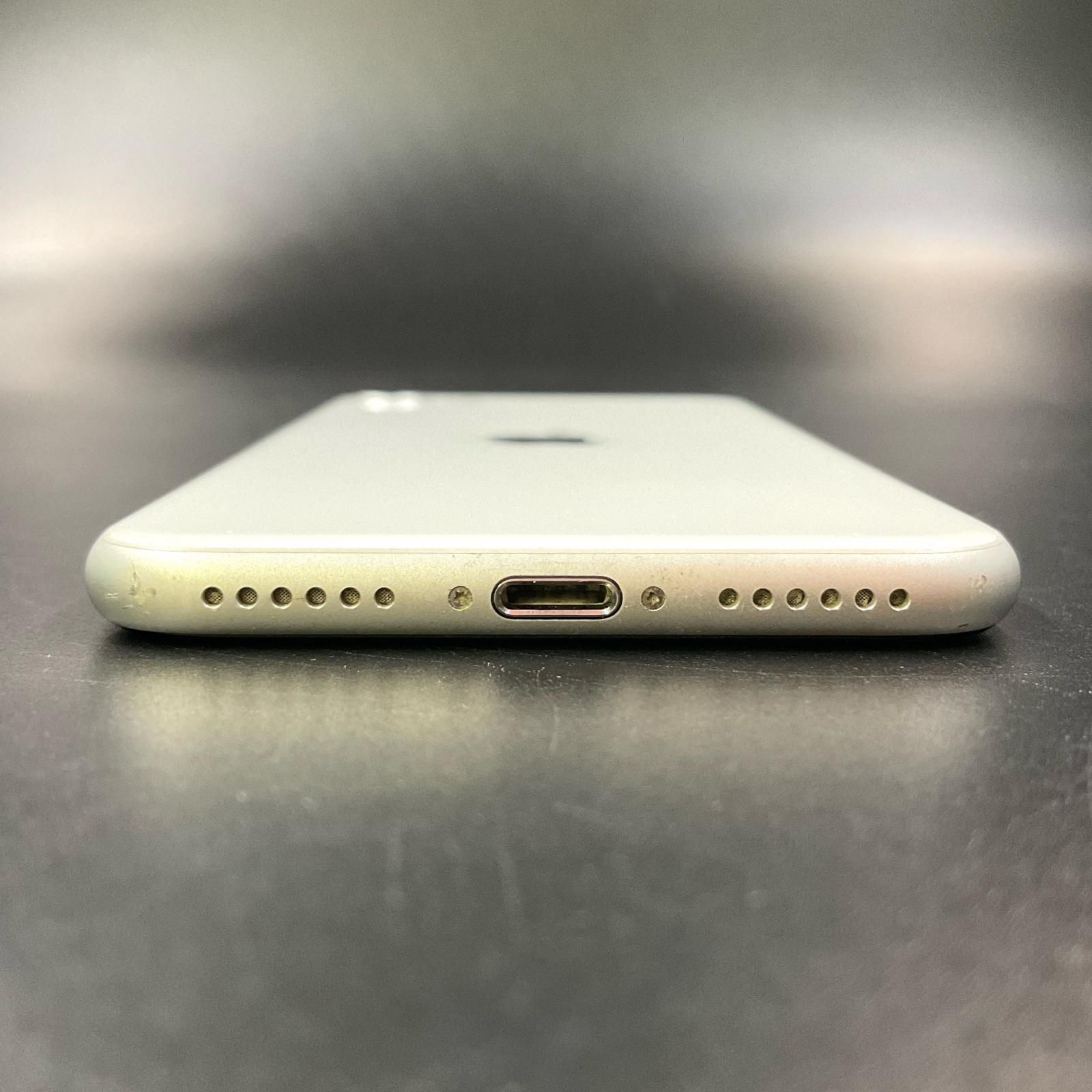 全額返金保証】【最速発送】Apple iPhone オファー SE（第2世代） 64GB