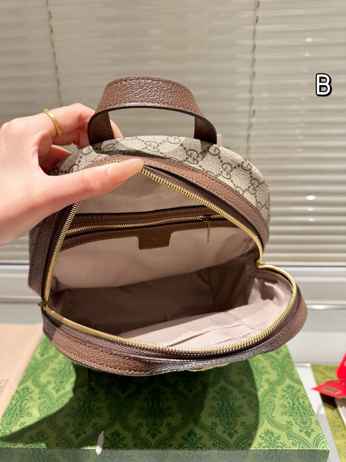 今日特価】Gucci 新品ダブルショルダーバッグ（オリジナル品質