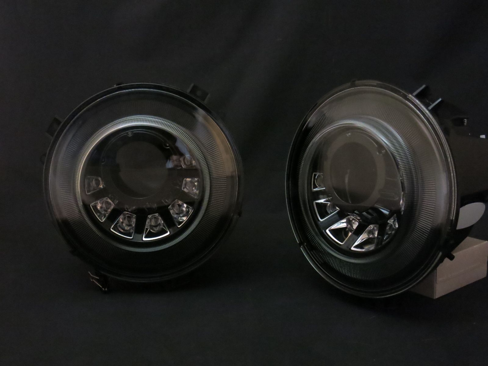 ベンツ Gクラス W463 ゲレンデ バイキセノン用 7連 LED付 ヘッドライトケース インナーブラック 商品番号3465